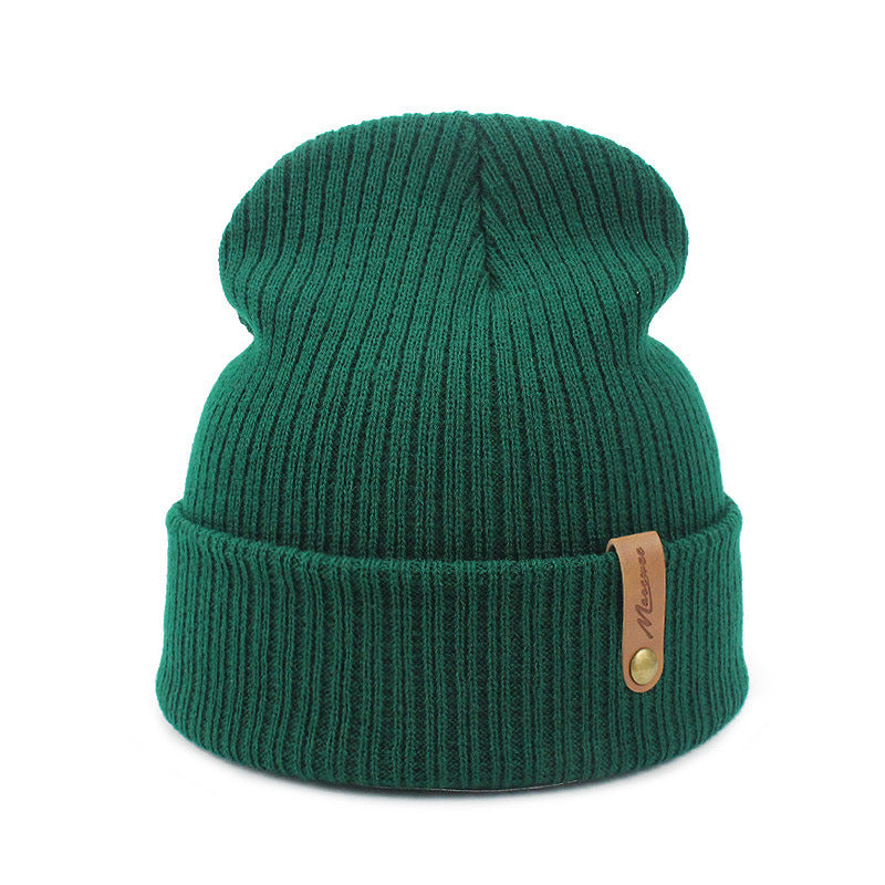 Bonnet en laine tricotée : Accessoire mode chaud pour l'automne/hiver