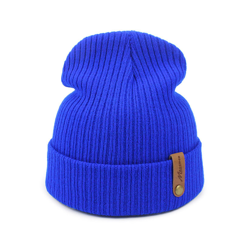 Bonnet en laine tricotée : Accessoire mode chaud pour l'automne/hiver
